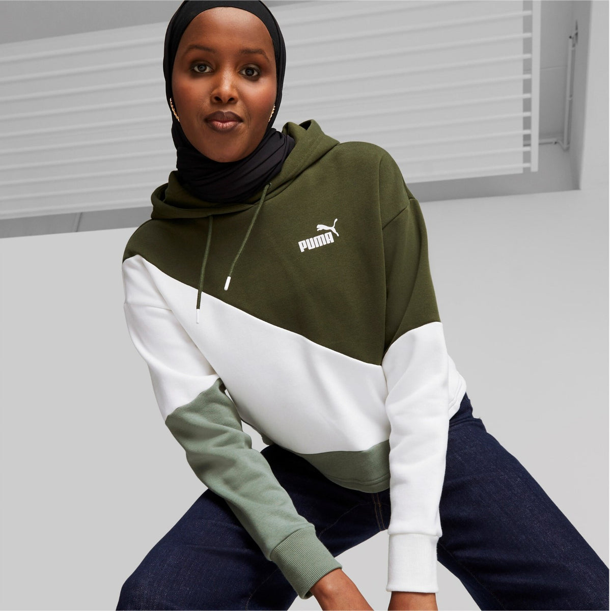 Puma Kapuzenpullover Power Cat Hoodie für Damen im Colorblock Design
