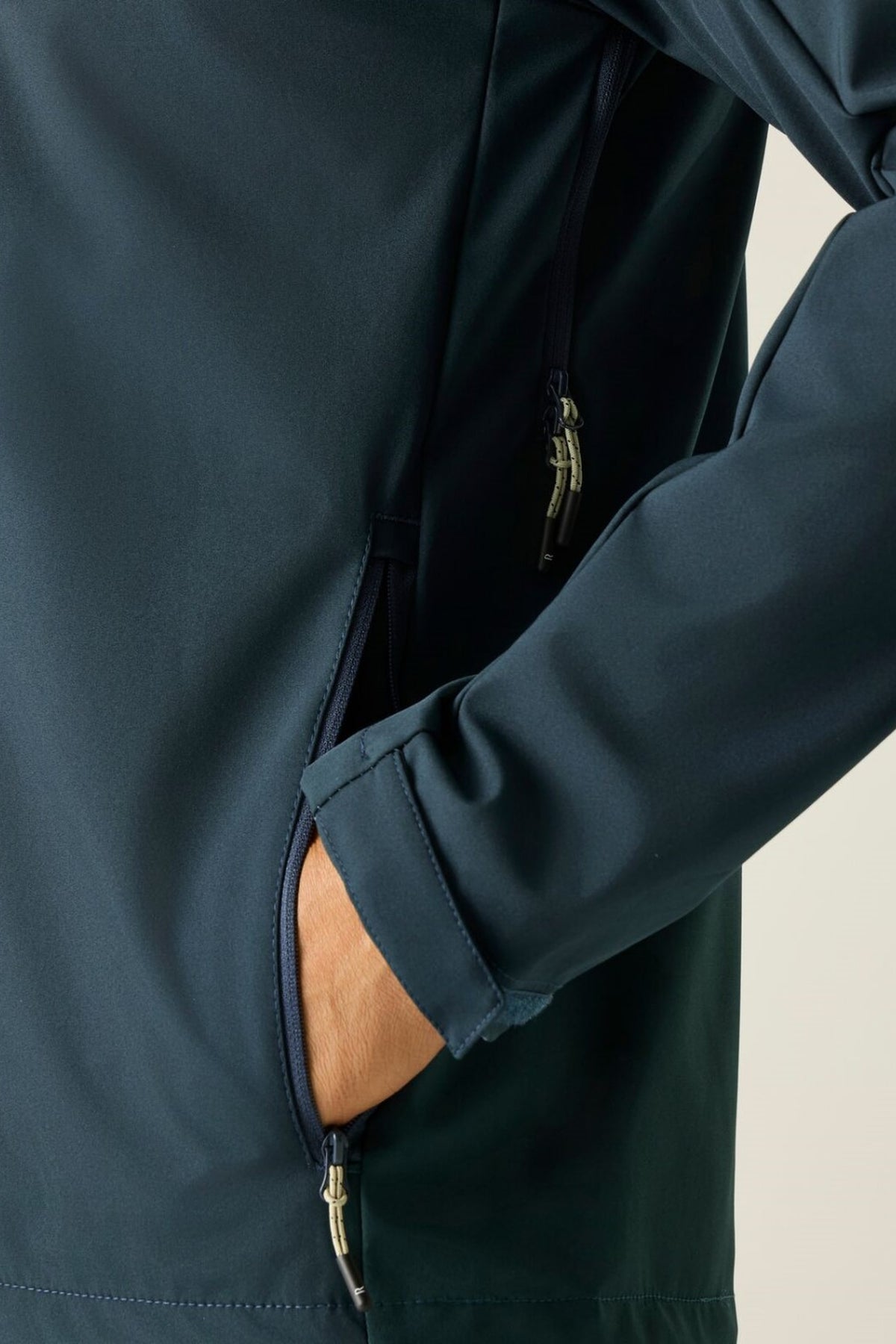 Regatta Arana Softshelljacke mit abnehmbarer Kapuze für Herren