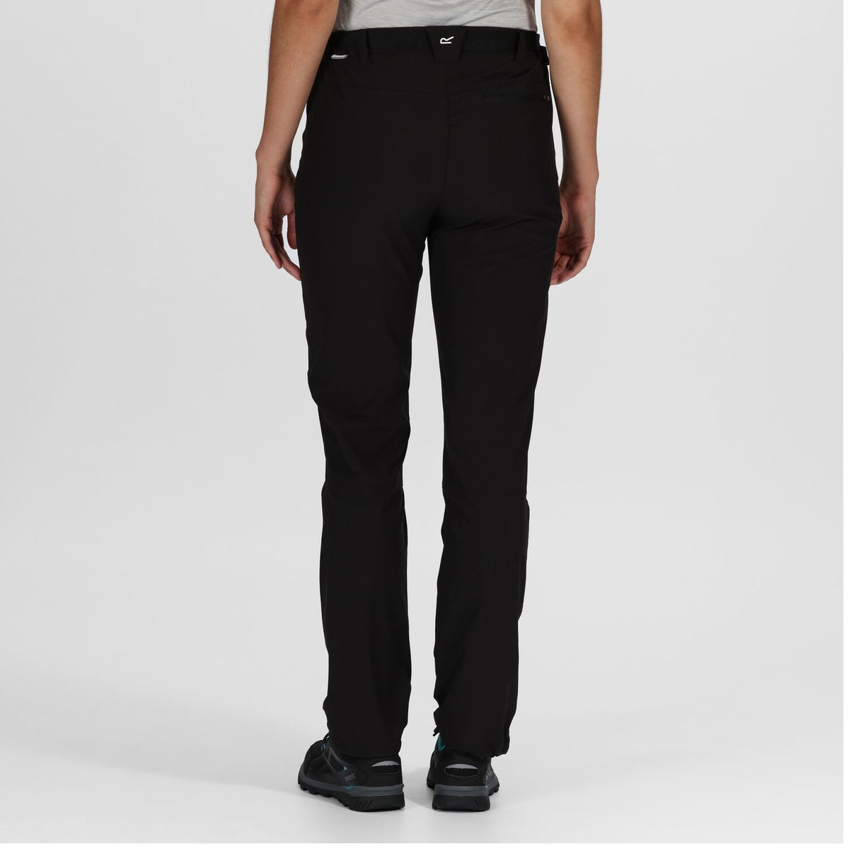 Regatta Xert Stretch Damen Outdoorhose mit Gürtel in Kurzgröße