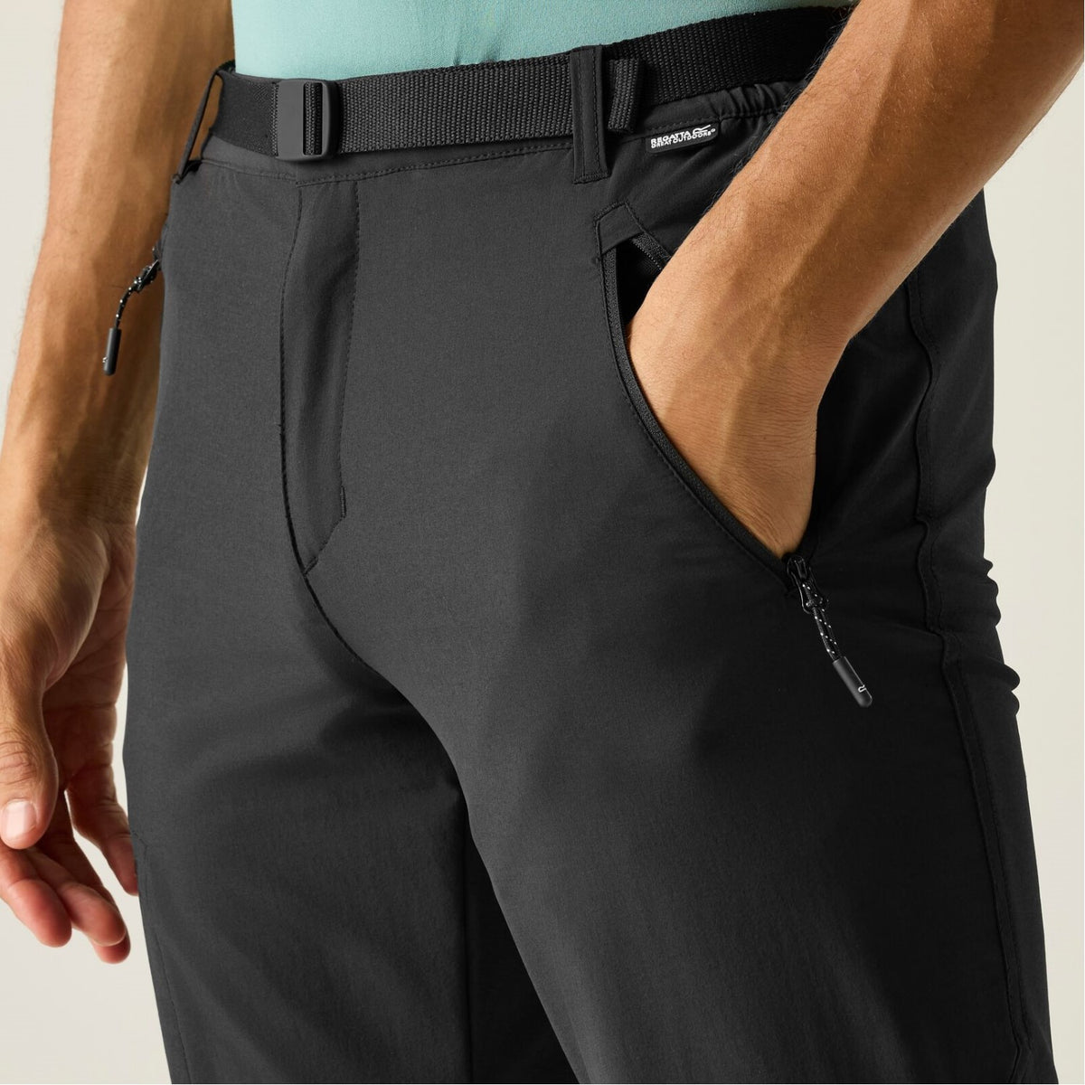 Regatta Xert Stretch Herren Outdoorhose mit Gürtel in Kurzgröße