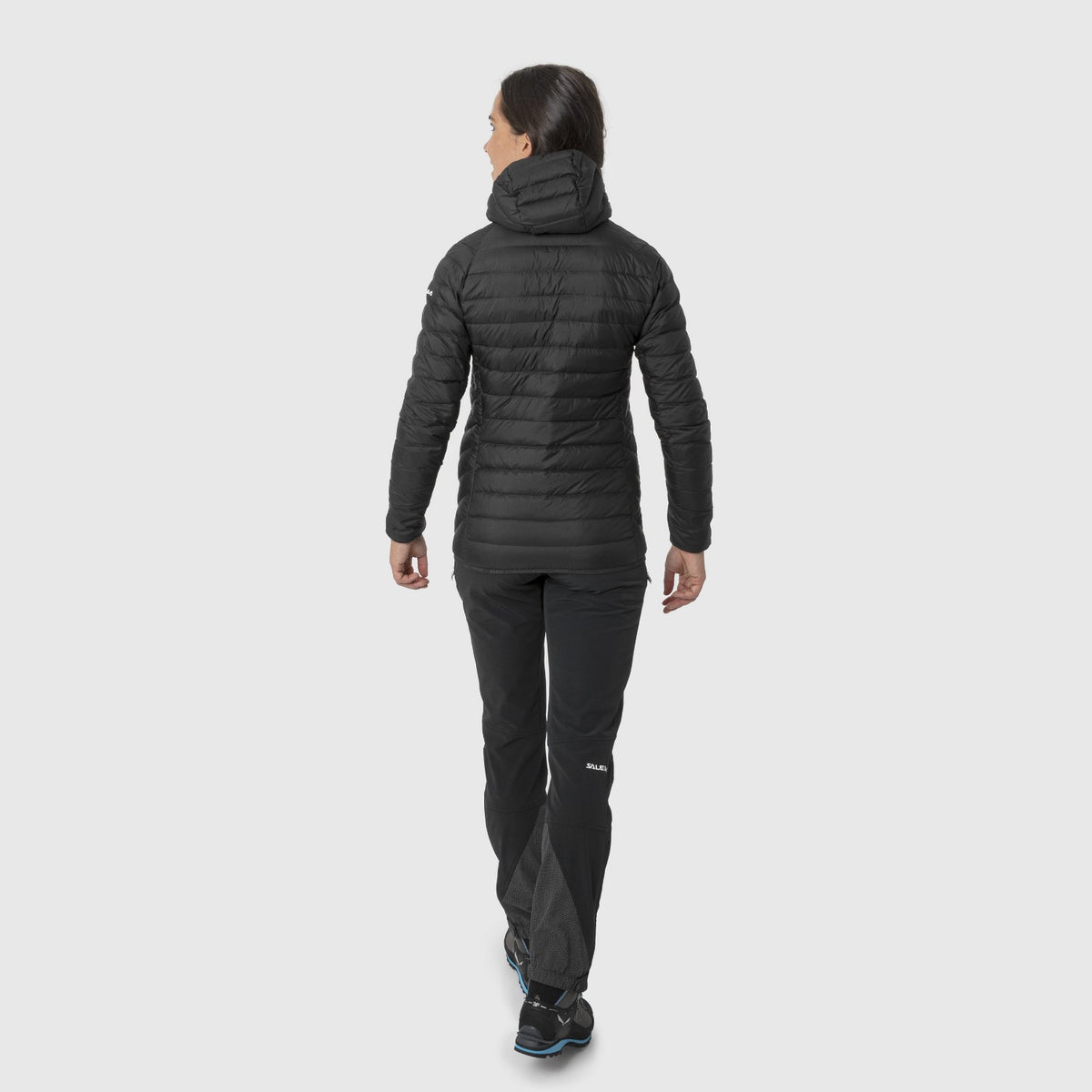 Salewa Daunenjacke für Damen sehr leicht mit Kapuze