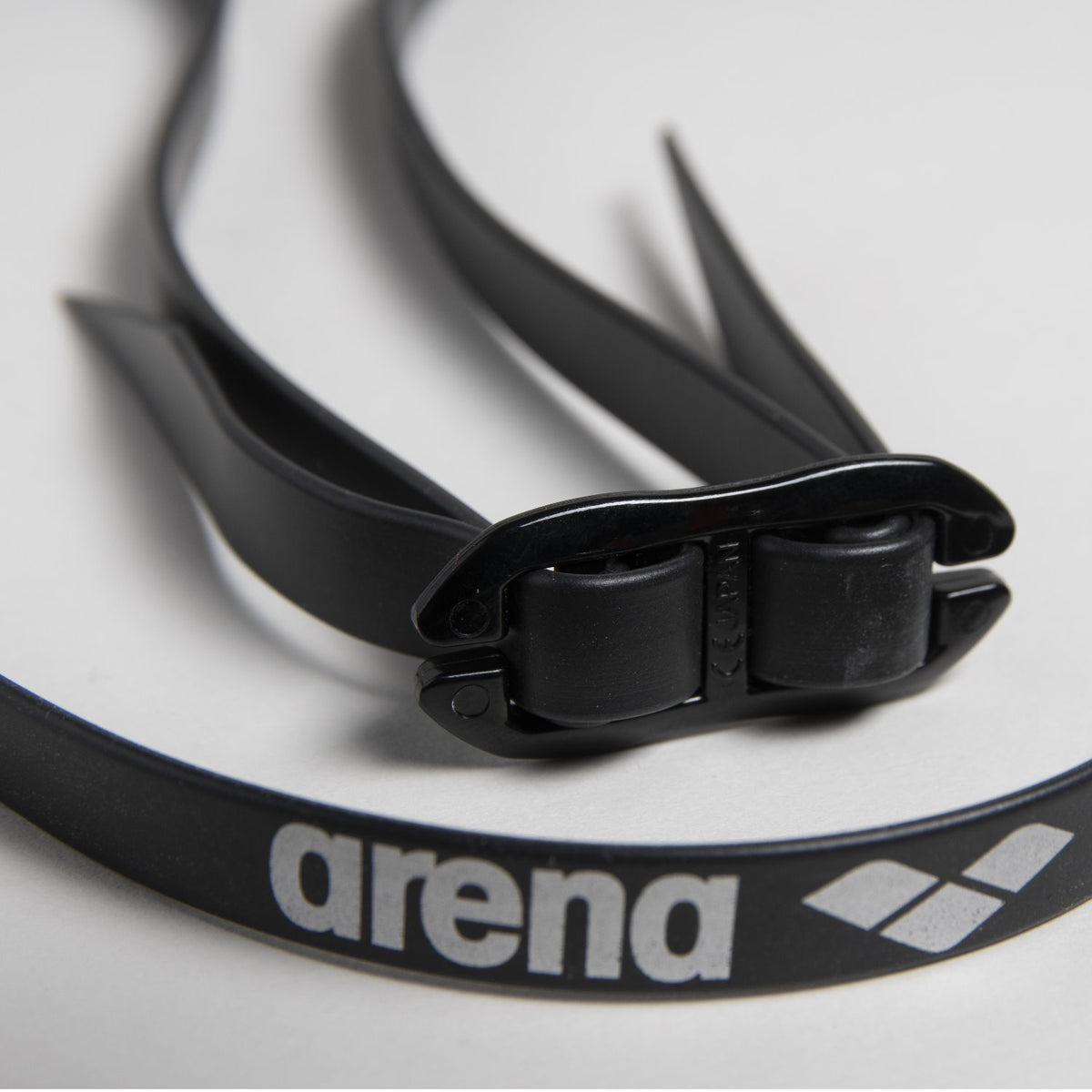 arena Cobra Core Swipe Erwachsenen Schwimmbrille FINA-geprüft